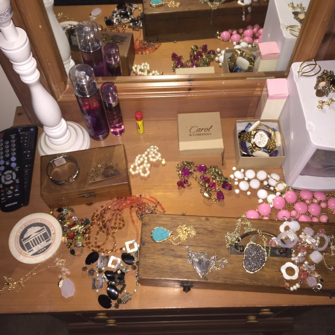 This is bad. Do not be like this girl.